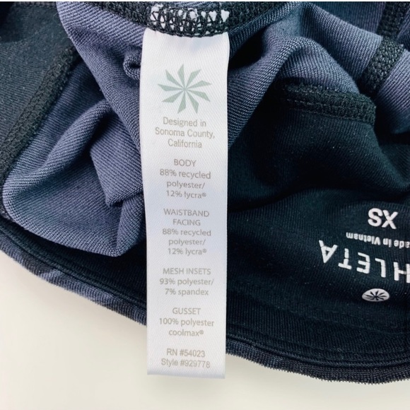 Athleta Relay Reflective Mesh Cropped Legging - Picture 4 of 10